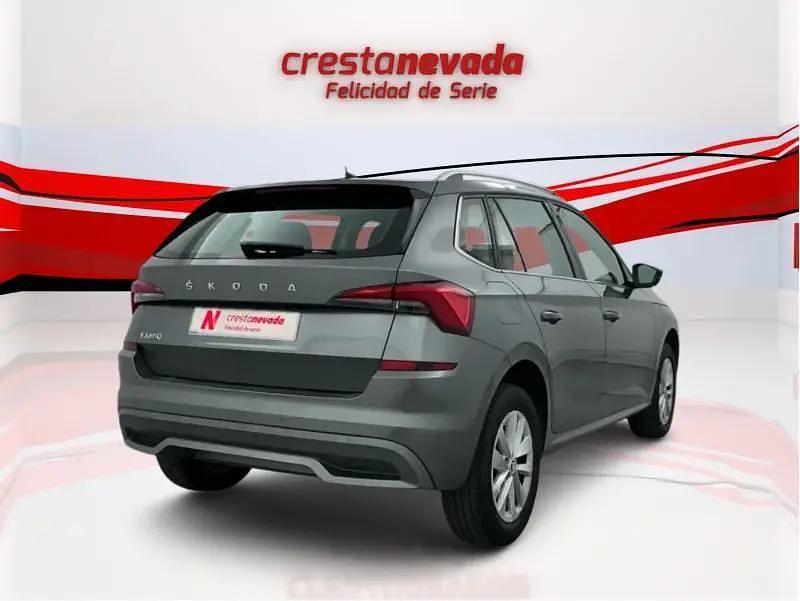 Usado Skoda Kamiq Active 110 CV (80 kW) 2023 Gris SUV