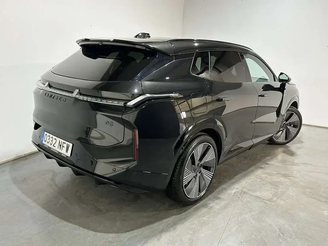 Usado Lynk & Co 08 347 CV (255 kW) 2025 Negro SUV