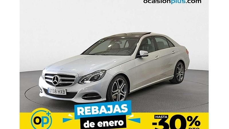 Usado Mercedes E300 Avantgarde 231 CV (169 kW) 2014 Plateado Berlina