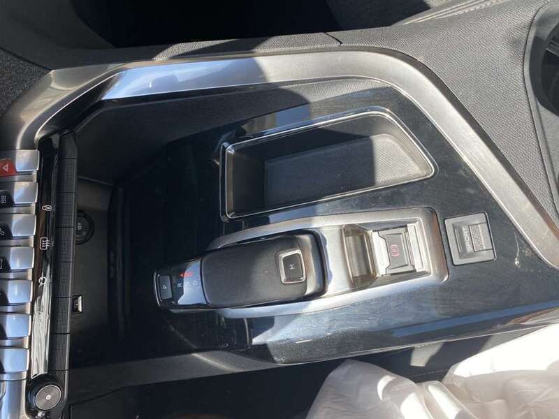 Usado Peugeot 3008 GT-line 131 CV (96 kW) 2018 Rojo SUV