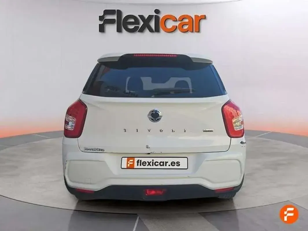Usado SsangYong Tivoli 163 CV (119 kW) 2023 Blanco SUV