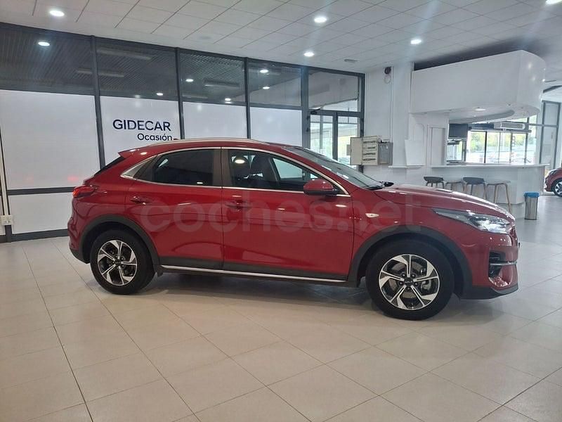 Usado Kia XCeed 120 CV (88 kW) 2022 Granate SUV