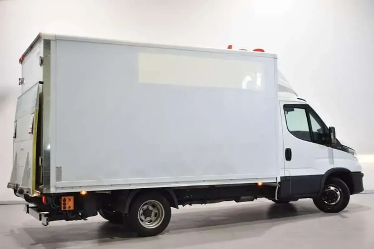 Usado Iveco Daily 156 CV (114 kW) 2022 Blanco Van
