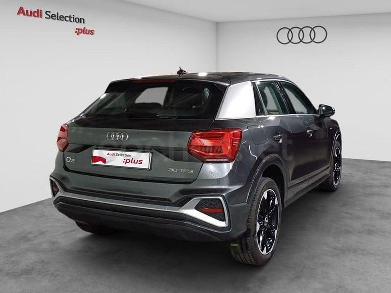 Usado Audi Q2 S-Line 116 CV (85 kW) 2025 Gris / plata SUV
