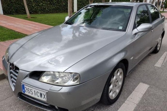 Usado 2004 Alfa Romeo 166 Distinctive Berlina | 3490 € - Imagen 1/4