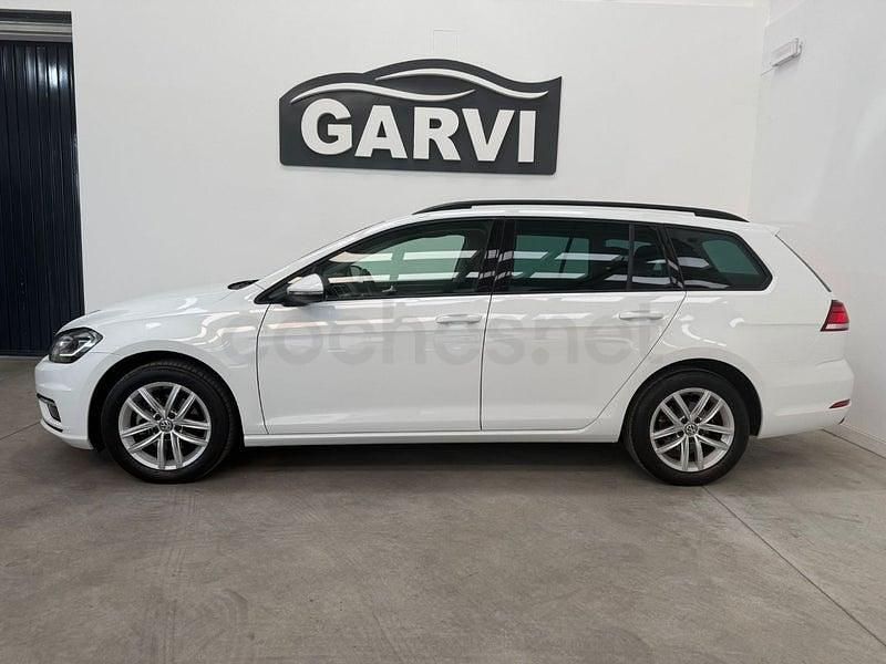 Usado VW Golf VII Advance 150 CV (110 kW) 2020 Blanco Familiar