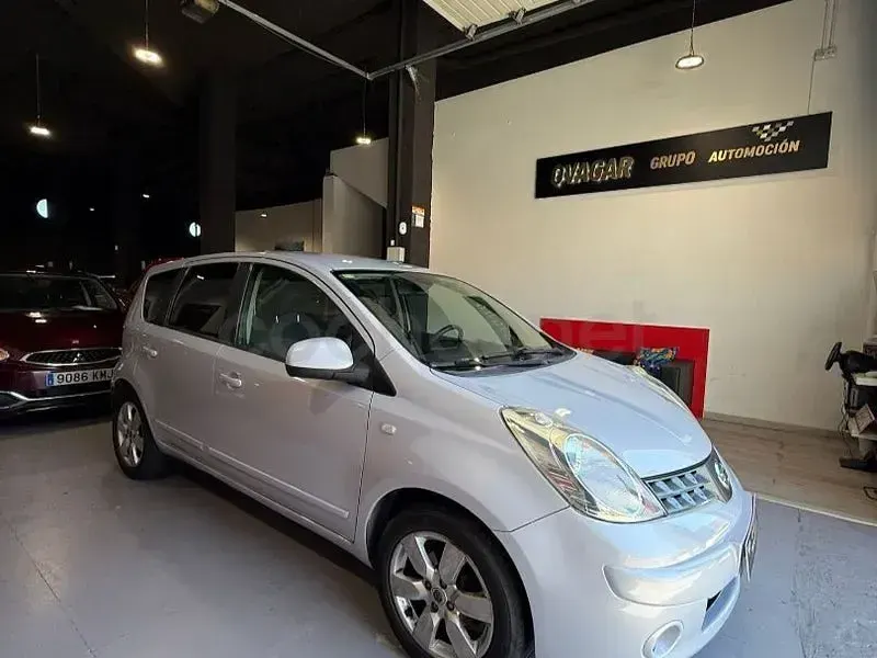 Usado Nissan Note Tekna 110 CV (80 kW) 2008 Gris / plata Utilitario