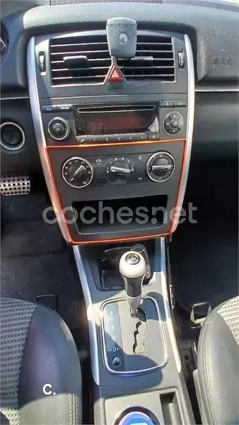 Usado Mercedes B200 140 CV (102 kW) 2007 Negro Monovolumen