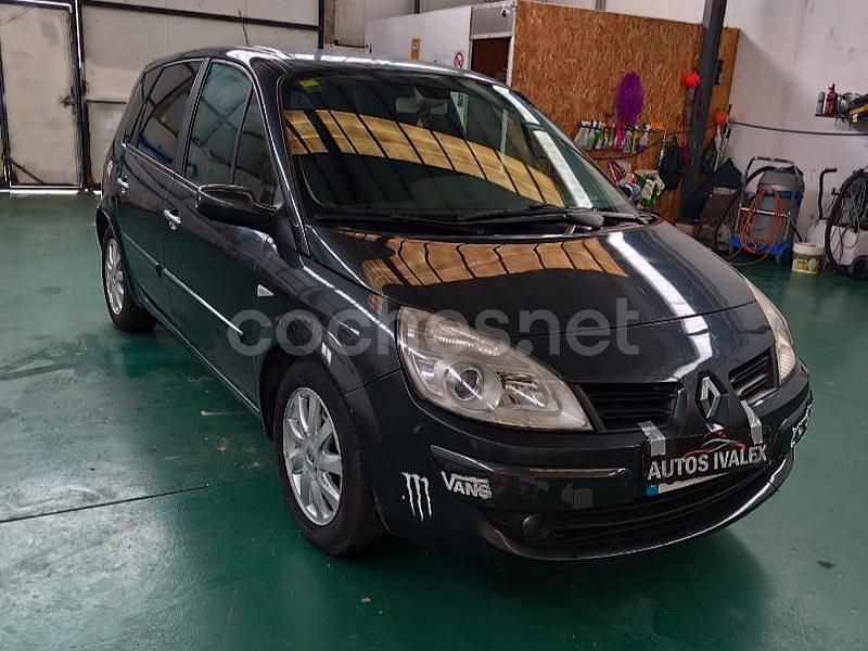 Verde Usado 2009 Renault Scénic III Dynamique Monovolumen | 2999 € (Super precio) - Imagen 1/4