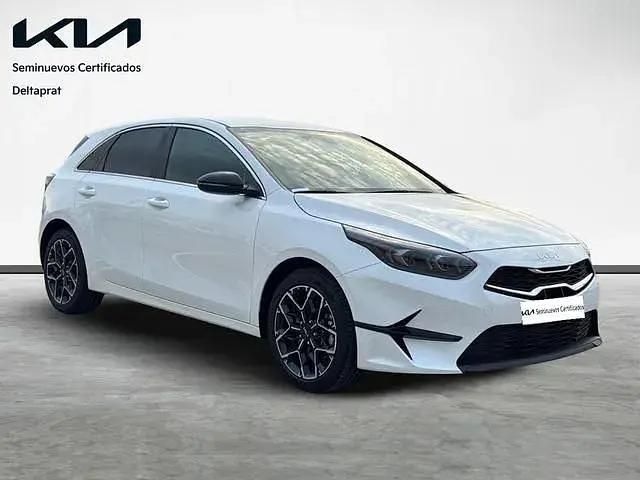 Usado Kia Ceed Edition 7 100 CV (73 kW) 2024 Blanco Utilitario