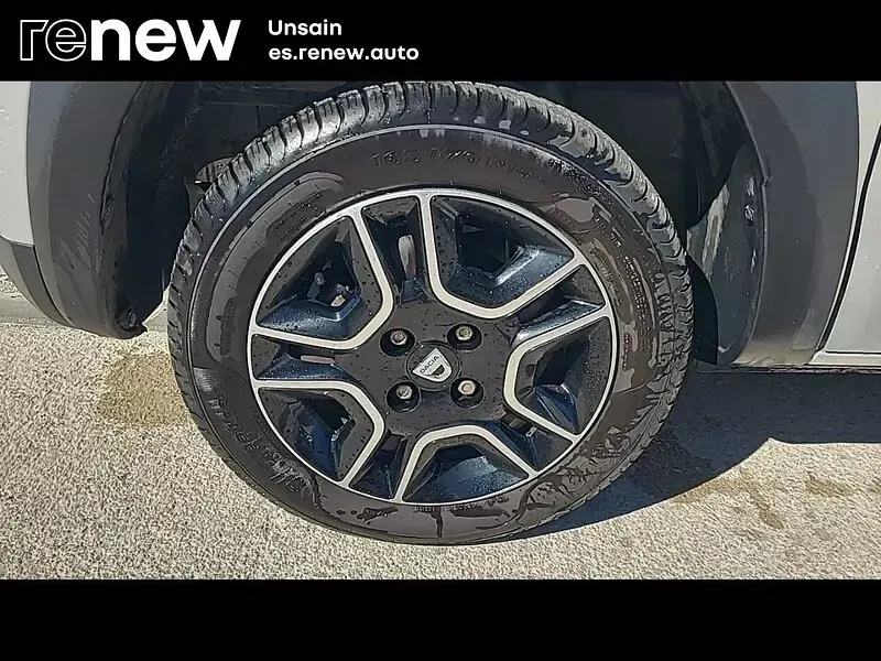 Usado Dacia Spring Comfort Plus 33 kW (45 CV) 2023 Gris Utilitario