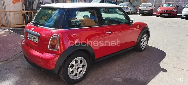 Usado Mini ONE 75 CV (55 kW) 2010 Rojo Utilitario