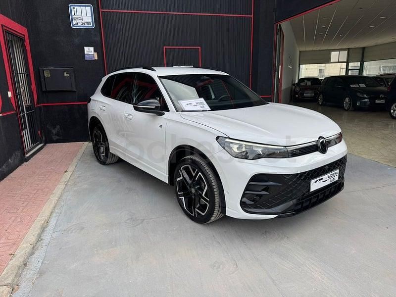 Usado VW Tiguan R-line 150 CV (110 kW) 2025 Blanco SUV