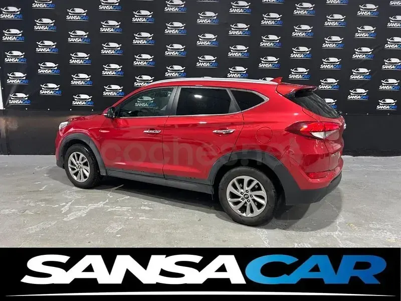 Usado Hyundai Tucson 131 CV (96 kW) 2016 Granate SUV