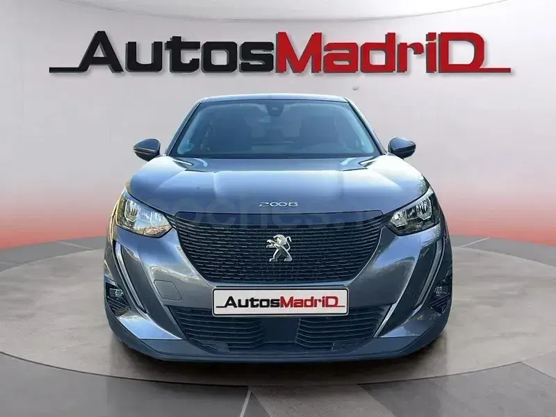 Usado Peugeot 2008 Active 110 CV (80 kW) 2021 Gris / plata SUV
