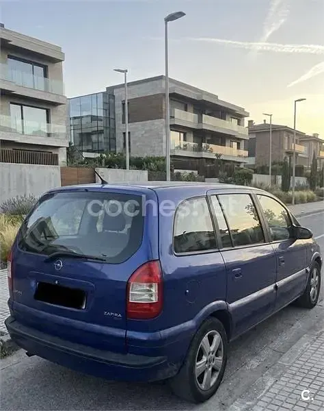 Usado Opel Zafira Elegance 100 CV (73 kW) 2004 Azul Monovolumen