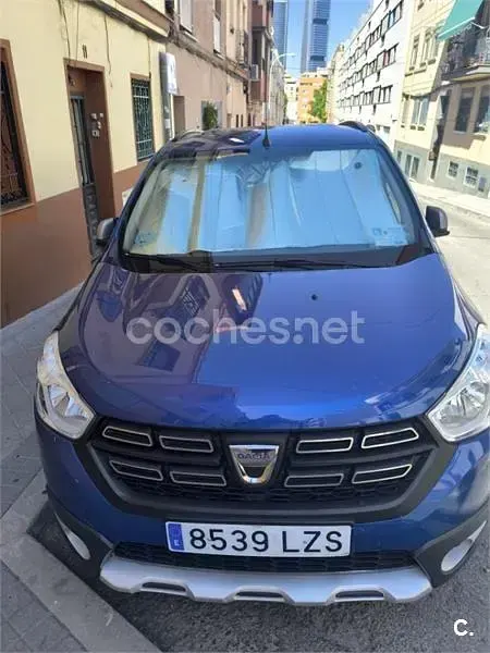 Usado Dacia Lodgy Comfort 115 CV (84 kW) 2022 Azul Monovolumen