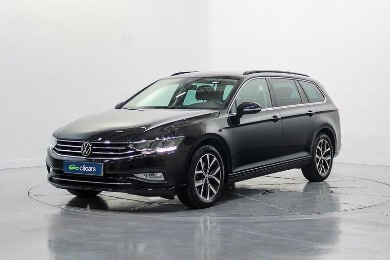 Usado 2022 VW Passat Executive Familiar | 21.990 € (Un poco caro) - Imagen 1/4