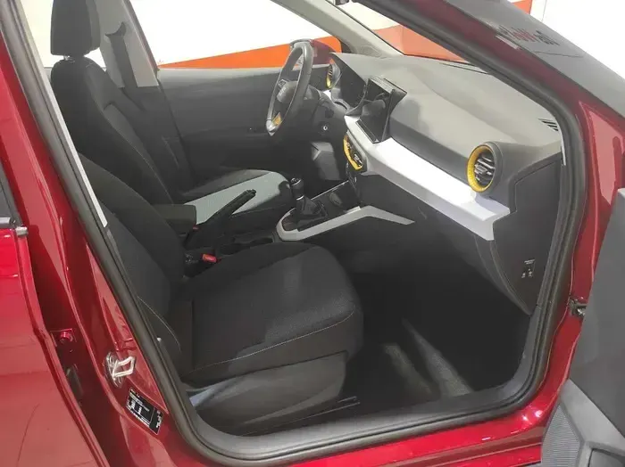 Usado Seat Arona Style 116 CV (85 kW) 2025 Rojo SUV