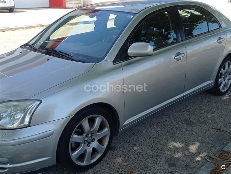 Gris / plata Usado 2005 Toyota Avensis Executive Berlina | 4999 € (Precio justo) - Imagen 1/4