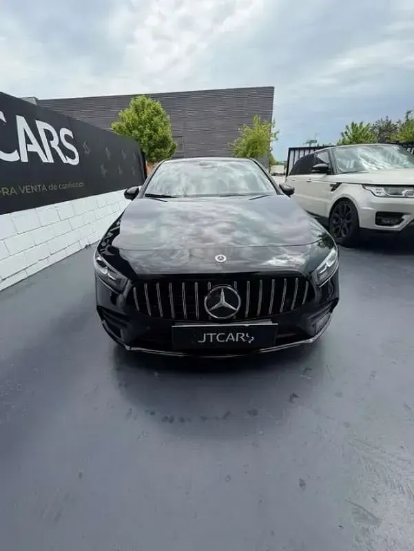 Usado Mercedes A200 150 CV (110 kW) 2021 Negro Utilitario