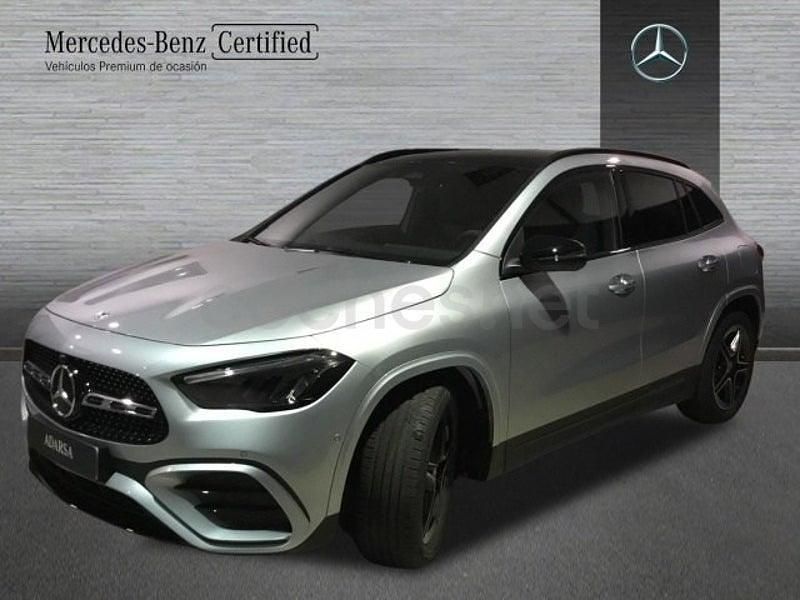 Usado Mercedes GLA200 AMG line 150 CV (110 kW) 2025 Plata hightech SUV