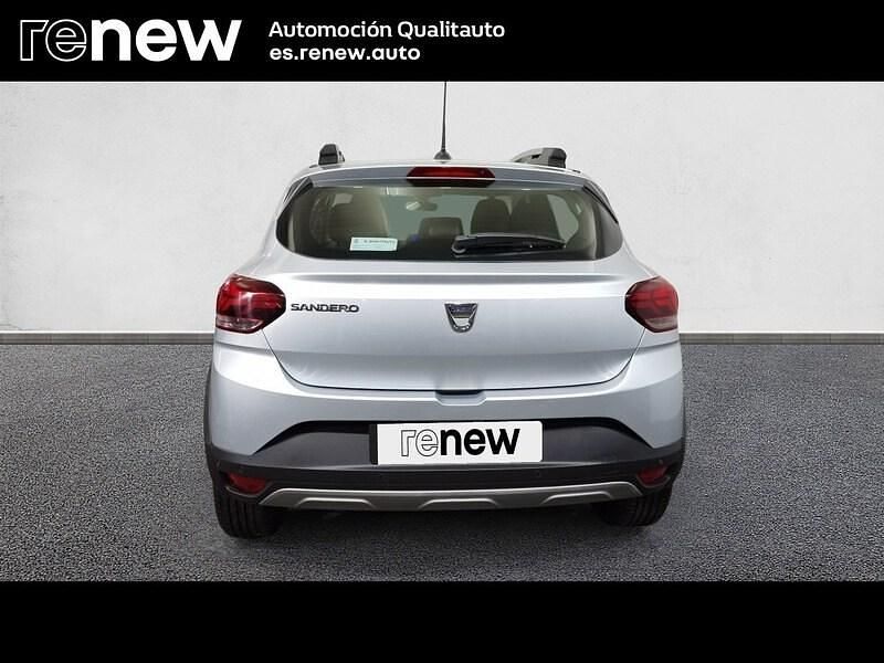 Usado Dacia Sandero Comfort 91 CV (66 kW) 2022 Gris Berlina
