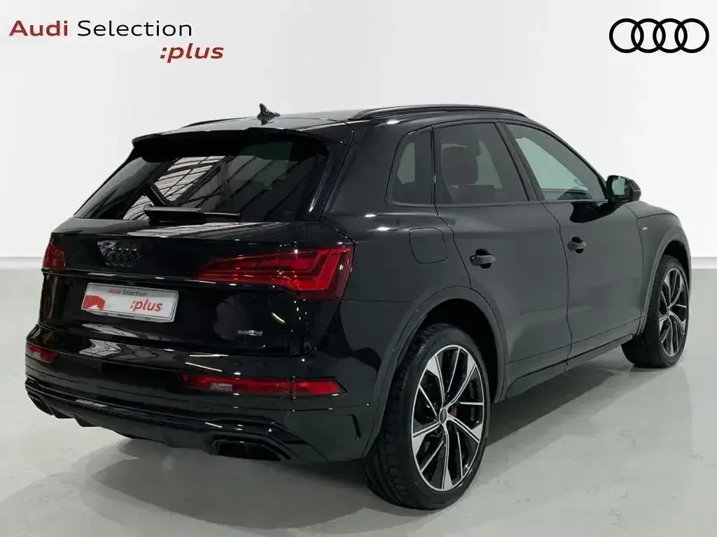 Käytetty Audi Q5 204 HP (150 kW) 2024 Musta Katumaasturi