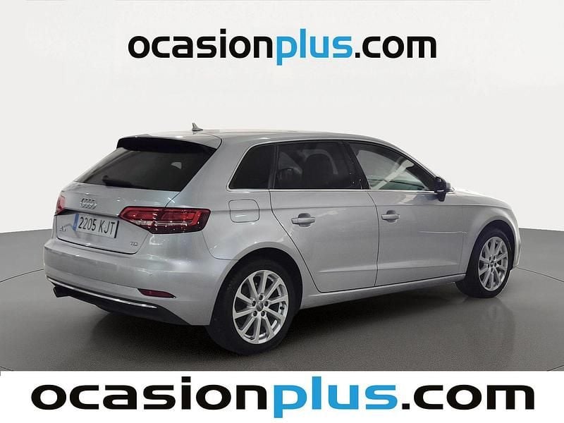 Usado Audi A3 Sportback Design 116 CV (85 kW) 2018 Gris plata Utilitario