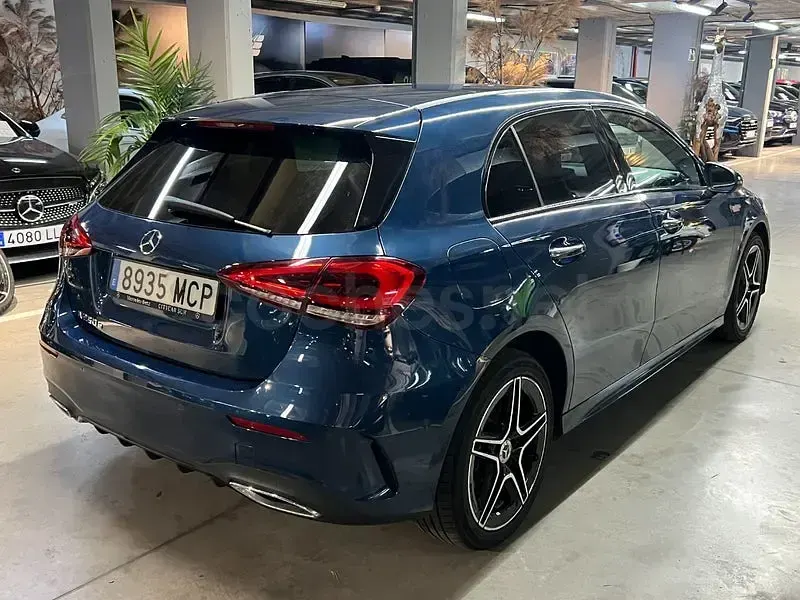 Usado Mercedes A250 218 CV (160 kW) 2022 Azul Berlina