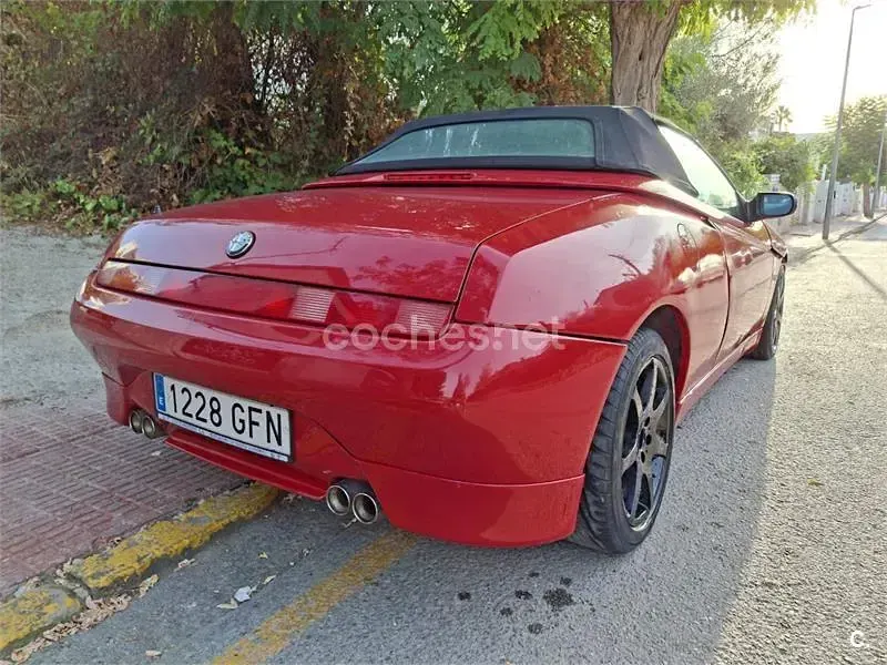 Usado Alfa Romeo Spider 150 CV (110 kW) 1997 Rojo Descapotable