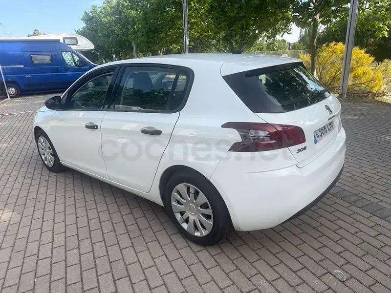 Usado Peugeot 308 Access 100 CV (73 kW) 2020 Blanco Berlina