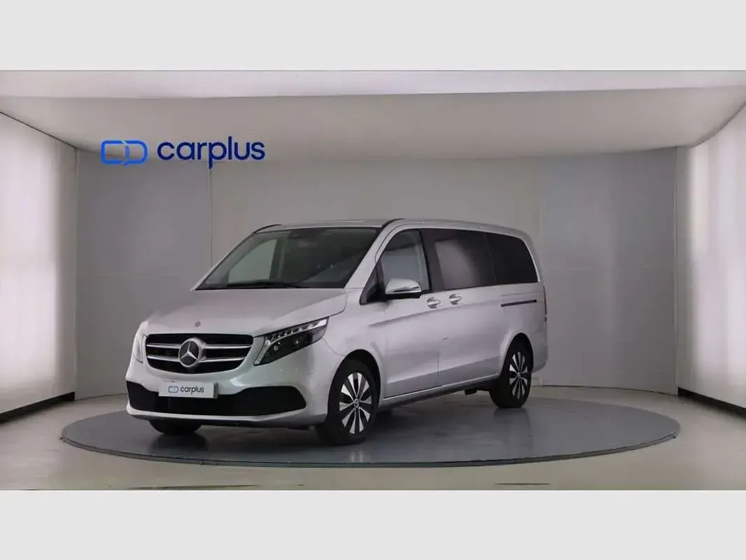 Usado Mercedes V250 190 CV (139 kW) 2023 Plateado Monovolumen