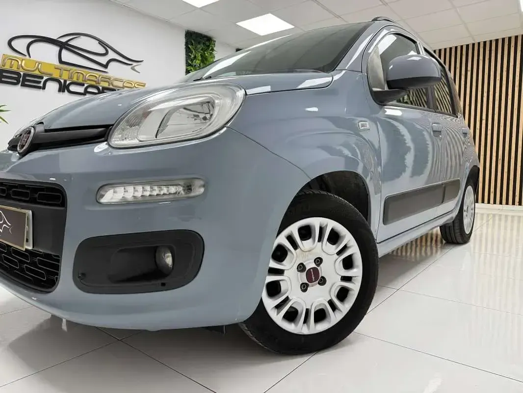 Usado Fiat Panda Lounge 69 CV (50 kW) 2019 Gris Utilitario