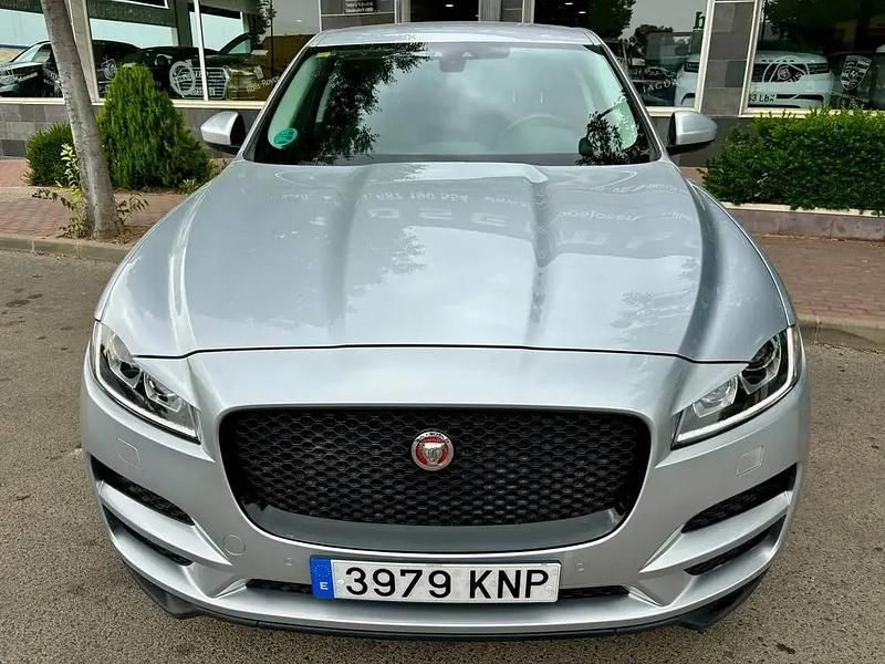 Usado Jaguar F-Pace Prestige 240 CV (176 kW) 2018 Gris SUV