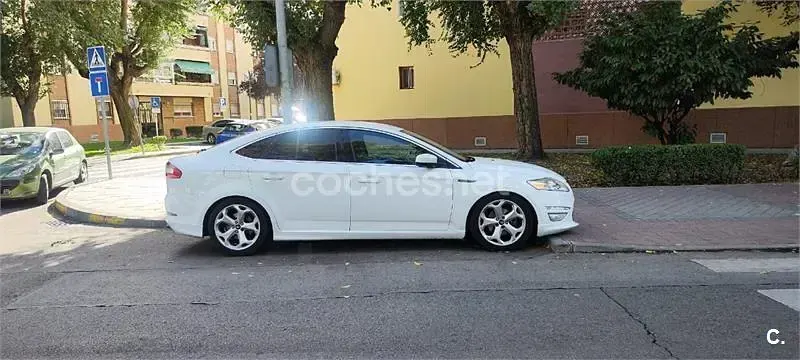 Usado Ford Mondeo Titanium S 239 CV (175 kW) 2012 Blanco Berlina