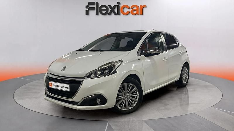 Usado Peugeot 208 Access 82 CV (60 kW) 2016 Blanco Utilitario