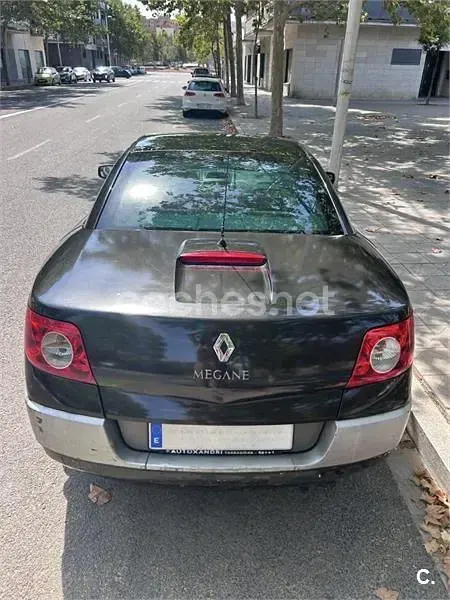 Usado Renault Mégane Cabriolet Dynamique 136 CV (100 kW) 2005 Negro Descapotable