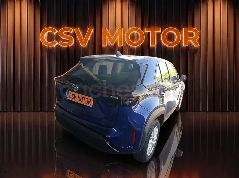 Usado Toyota Yaris Cross Business Edition 116 CV (85 kW) 2022 Azul SUV