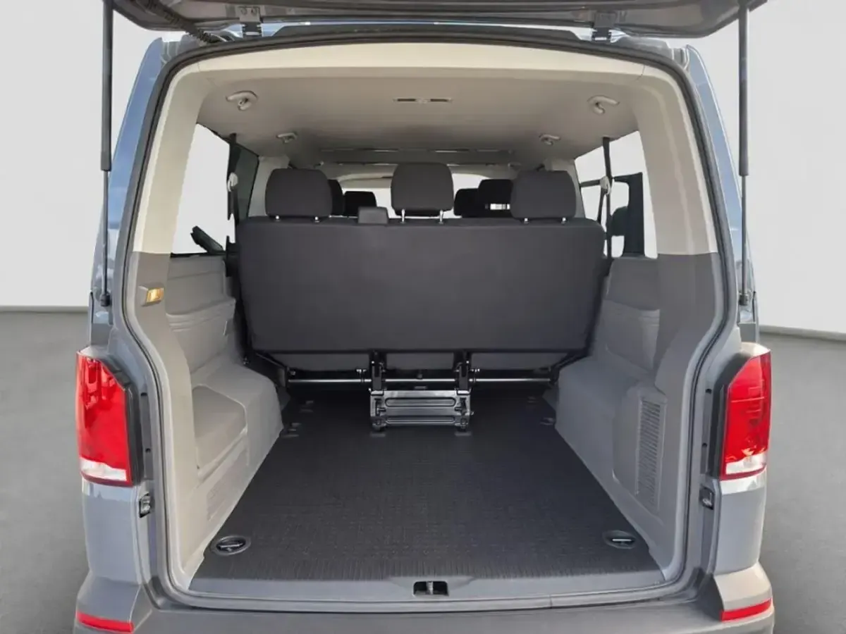 Usado VW Caravelle 150 CV (110 kW) 2023 Gris Van