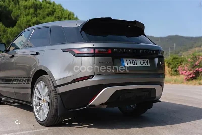 Usado Land Rover Range Rover Velar 180 CV (132 kW) 2021 Gris / plata SUV
