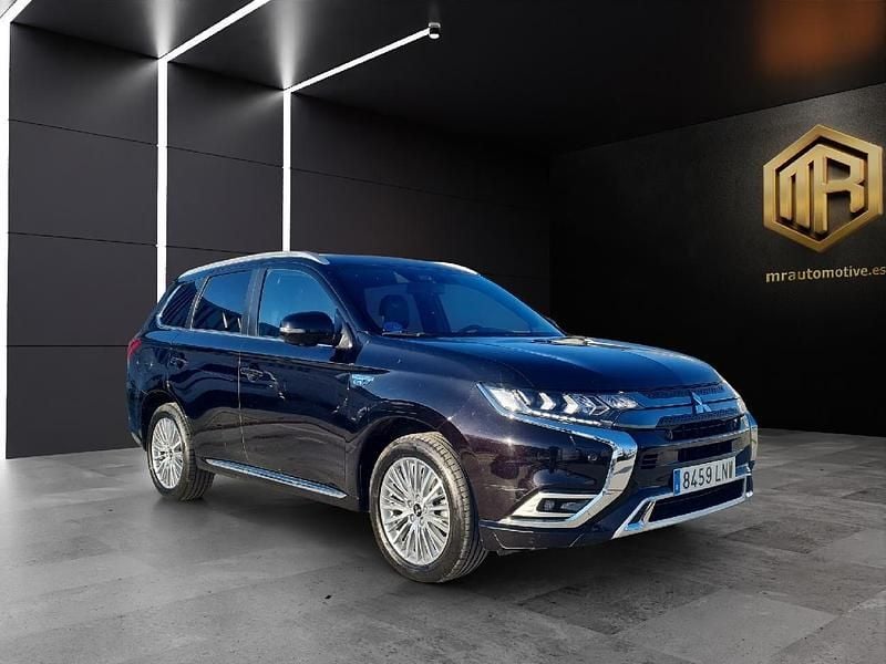 Usado Mitsubishi Outlander 224 CV (164 kW) 2021 Negro SUV