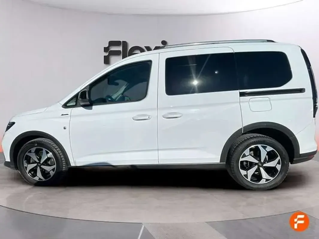 Usado Ford Tourneo Active 114 CV (83 kW) 2023 Blanco Van
