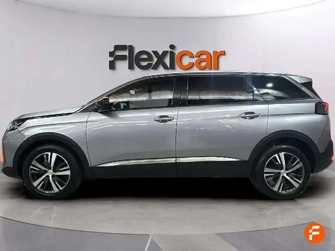 Usado Peugeot 5008 Allure 131 CV (96 kW) 2024 Gris SUV