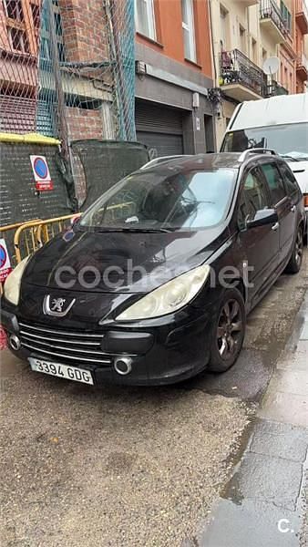 Usado Peugeot 307 110 CV (80 kW) 2008 Negro Familiar