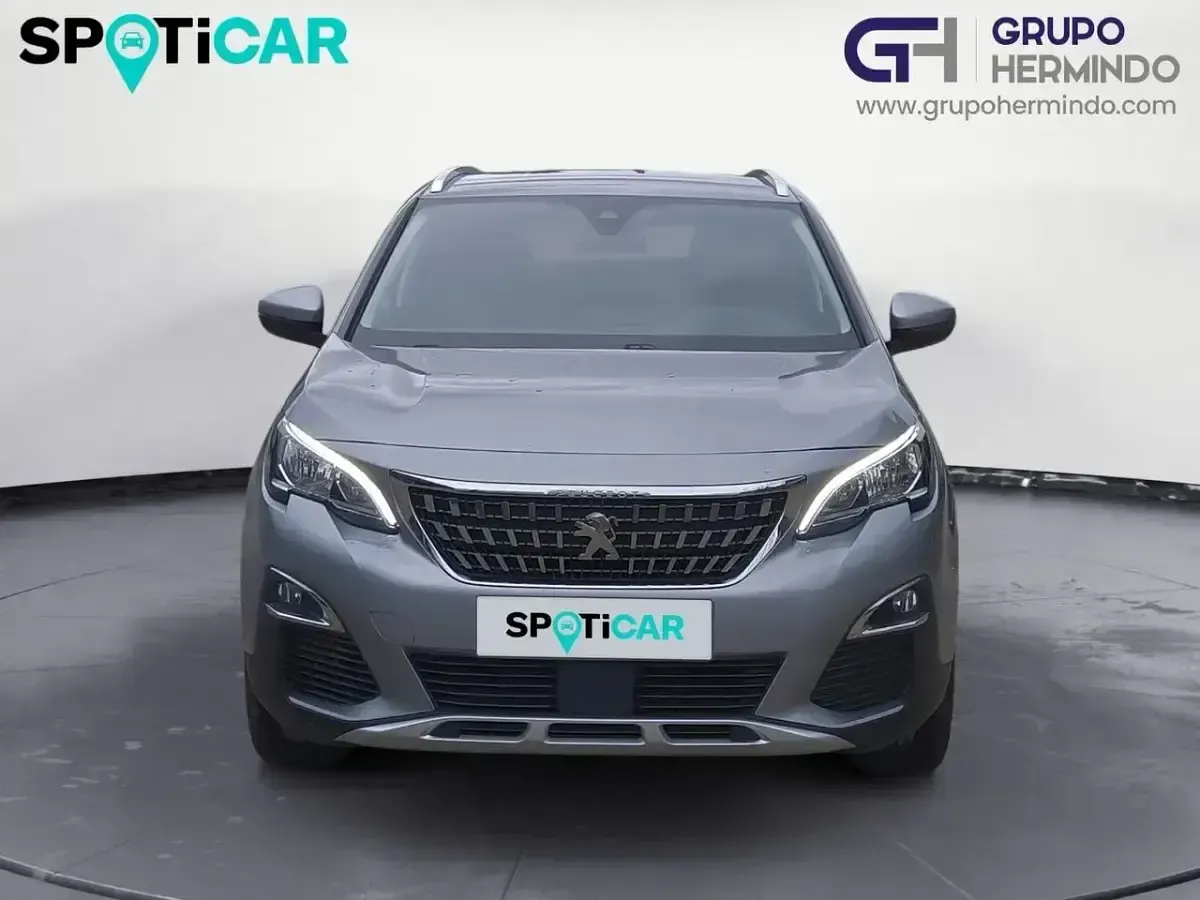 Usado Peugeot 3008 Allure 130 CV (95 kW) 2021 Gris / plata SUV