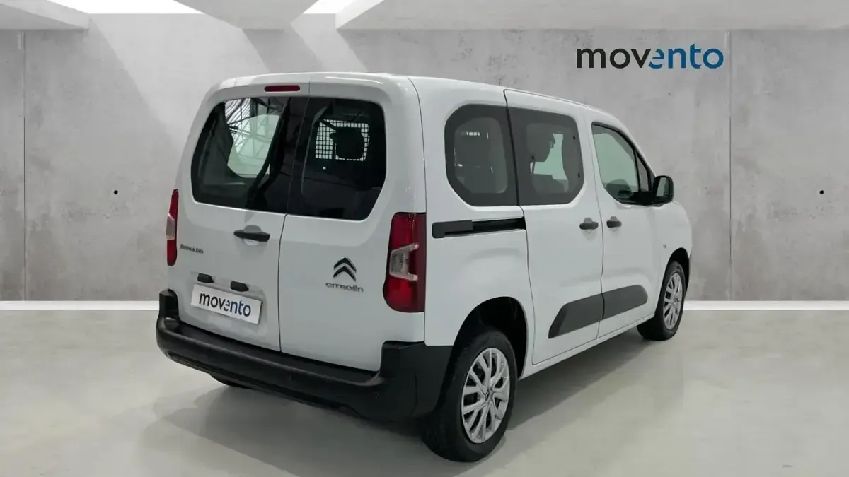 Usado Citroën Berlingo Business Class 102 CV (75 kW) 2023 Blanco Monovolumen