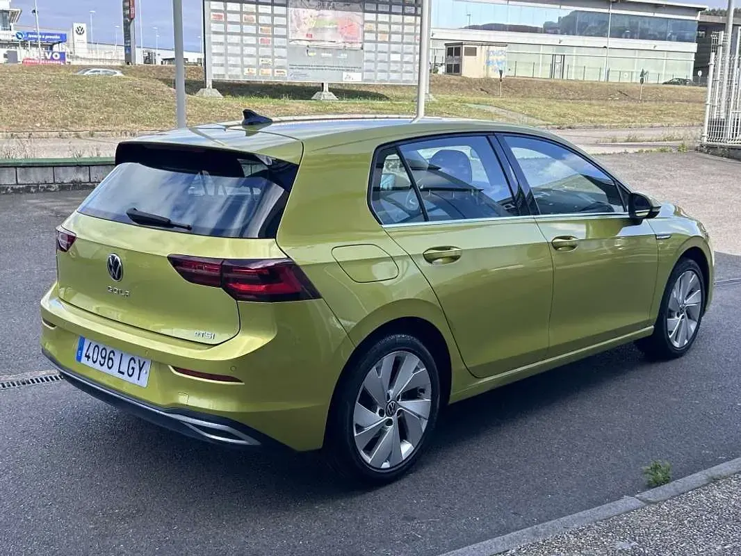 Usado VW Golf VII Style 150 CV (110 kW) 2020 Amarillo Utilitario