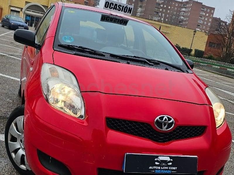 Rojo Usado 2010 Toyota Yaris Live Berlina | 5995 € (Precio justo) - Imagen 1/4