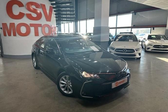 Usado Toyota Corolla Sol 126 CV (92 kW) 2023 Negro Berlina